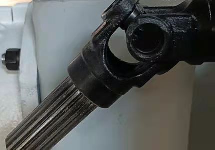 Le joint universel extensible HZCD WSP est monté sur une machine